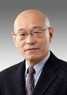 图片包含 男士, 人员, 西装, 领带

已生成极高可信度的说明